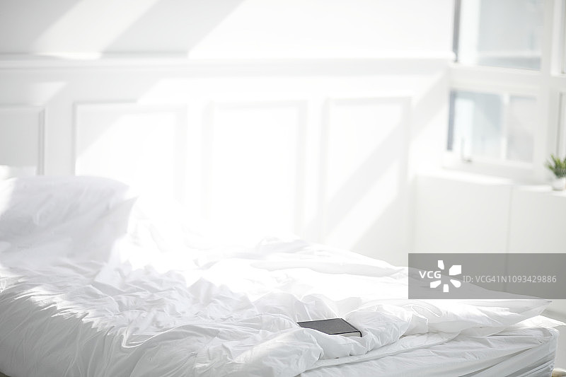 阳光照进卧室图片素材