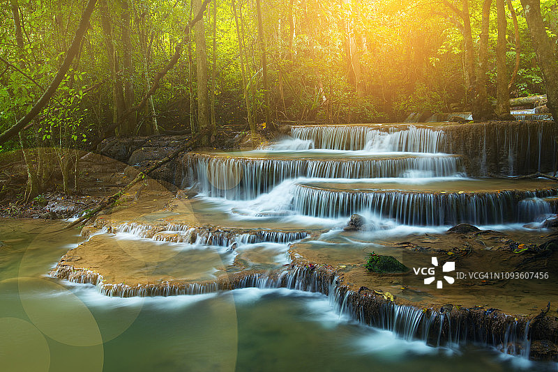 北碧府的豪伊湄卡敏瀑布图片素材