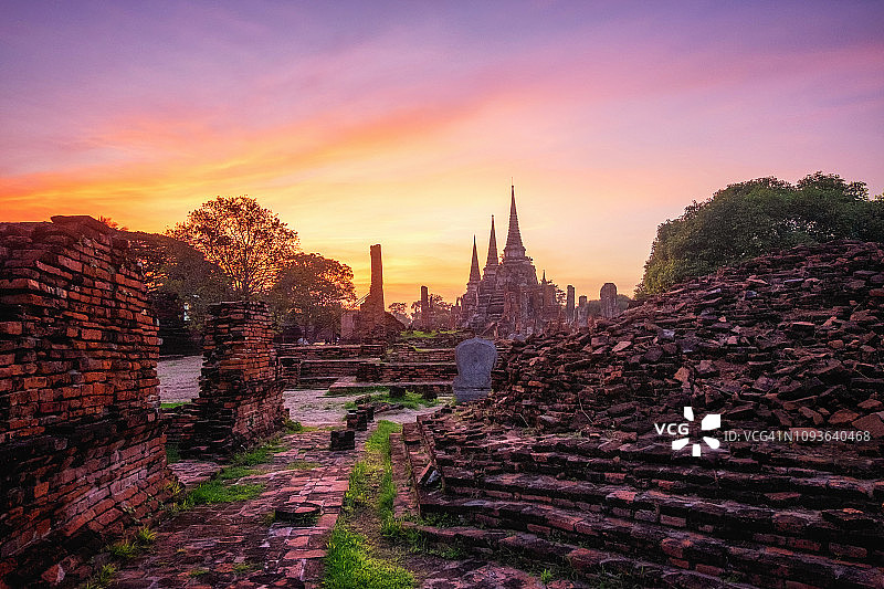泰国阿瑜陀耶历史公园的帕席桑碧寺图片素材