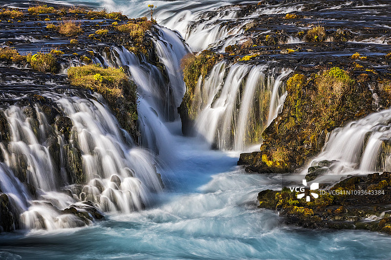 冰岛布鲁阿尔瀑布的长曝光图片素材