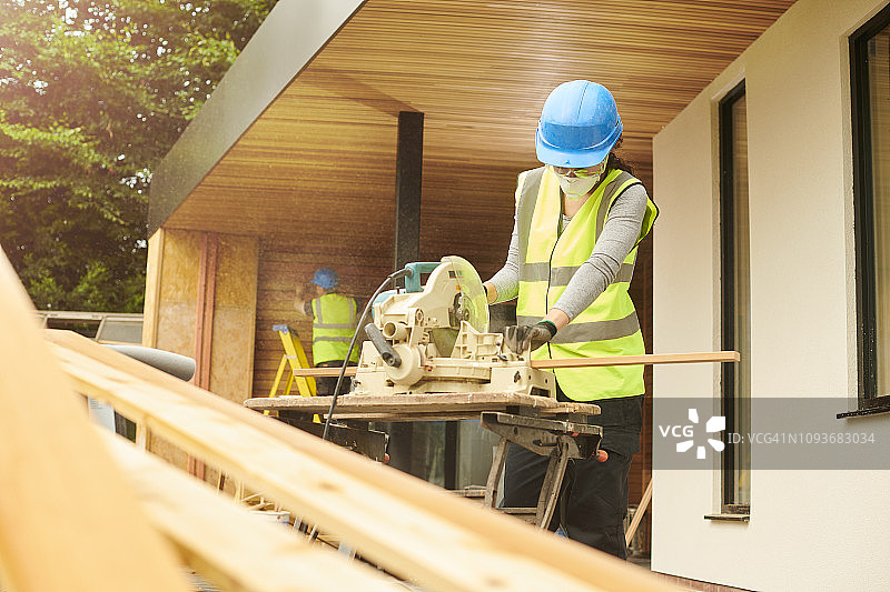 女木匠切割覆层图片素材