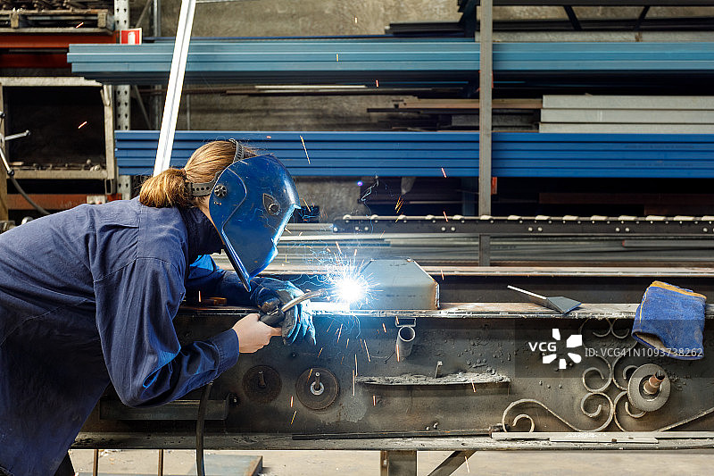 女焊工图片素材