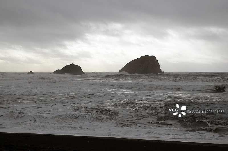 美国加利福尼亚州克拉马斯的海岩图片素材