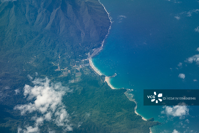 从飞机上俯瞰菲律宾巴拉望省公主港的沙璜图片素材
