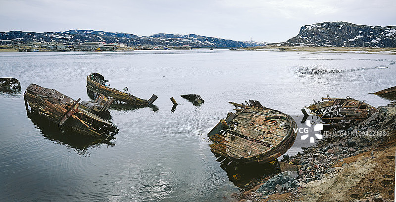 捷里别尔卡的生锈旧沉船遗址图片素材