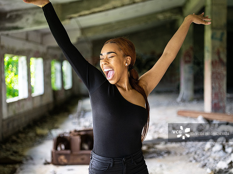 黑人女性肖像图片素材