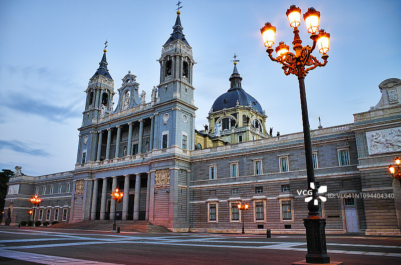 阿尔穆德纳主教座堂图片素材