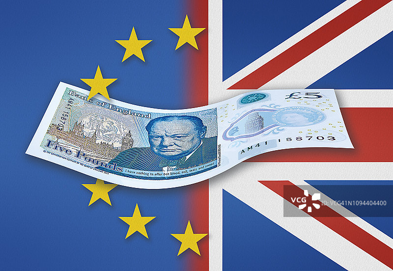 英镑、欧元符号与英国和欧盟旗帜图片素材