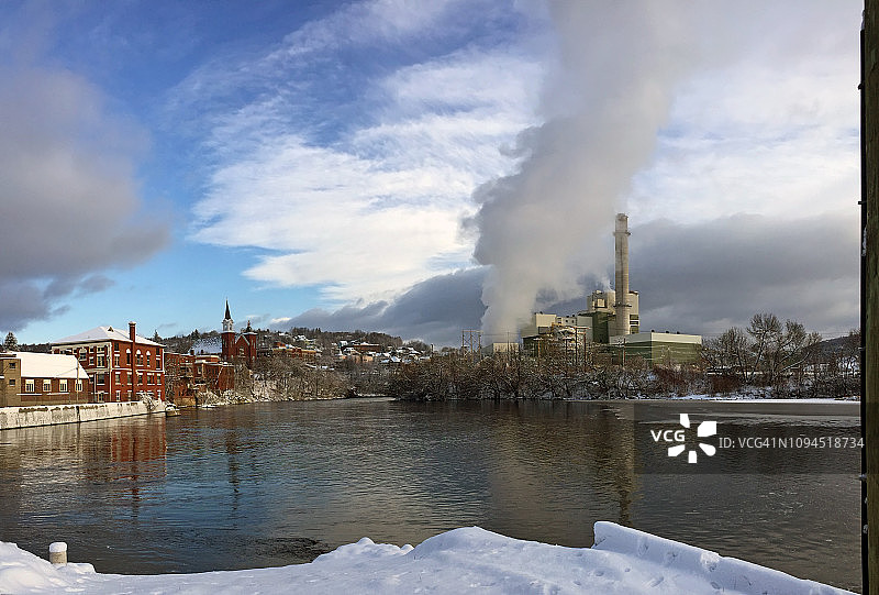 新罕布什尔州柏林市的伯吉斯生物燃料焚烧发电厂（2016年冬末）图片素材