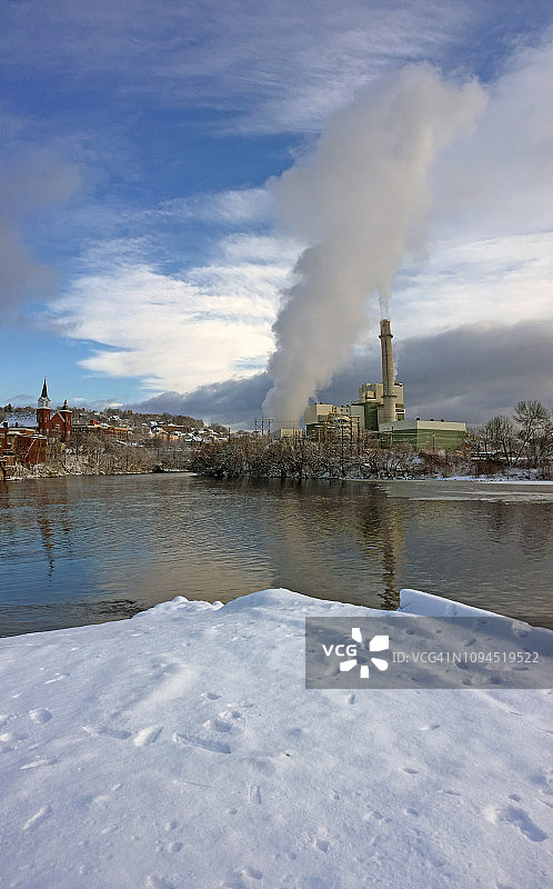 美国新罕布什尔州柏林市的木片焚烧发电厂（2017年冬季）图片素材