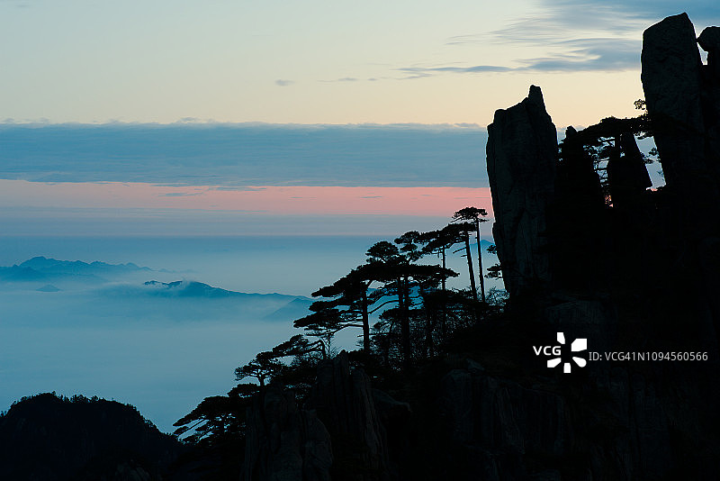 冬季黄山壮丽景色图片素材