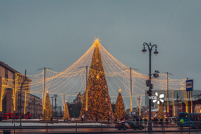 温暖的圣诞灯饰图片素材