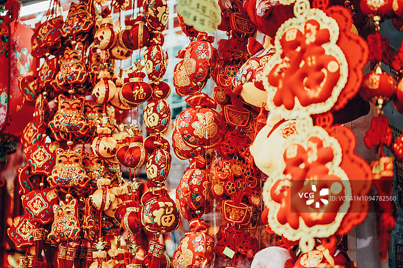 春节装饰品及吉祥物街边摊售卖图片素材