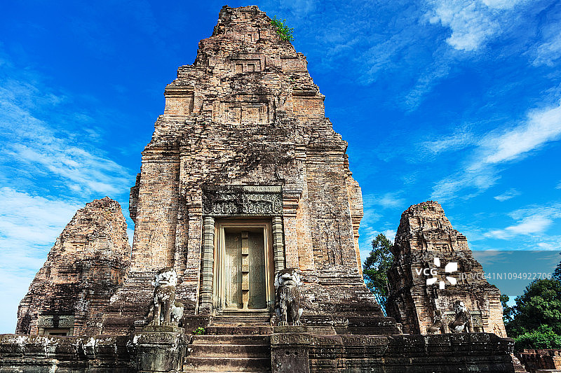 柬埔寨暹粒吴哥地区东梅奔寺塔图片素材