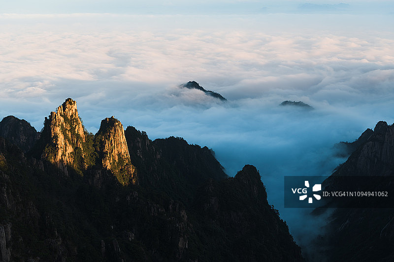 冬季黄山壮丽景色图片素材