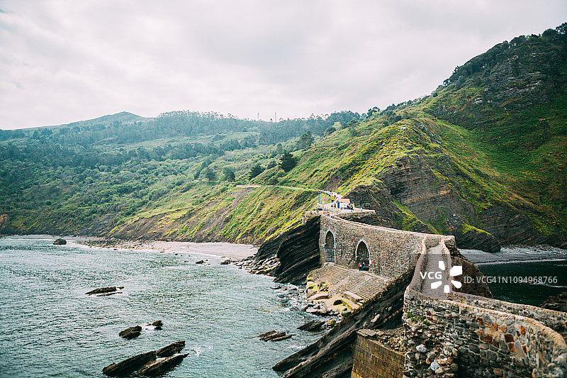 通往圣胡安·德加兹特鲁加特岛的步道图片素材