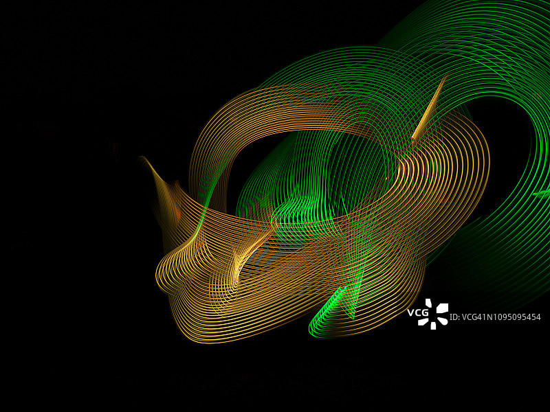 未来虚拟现实环境中的人脸或大脑，3D电子竞技直播，光绘效果图片素材