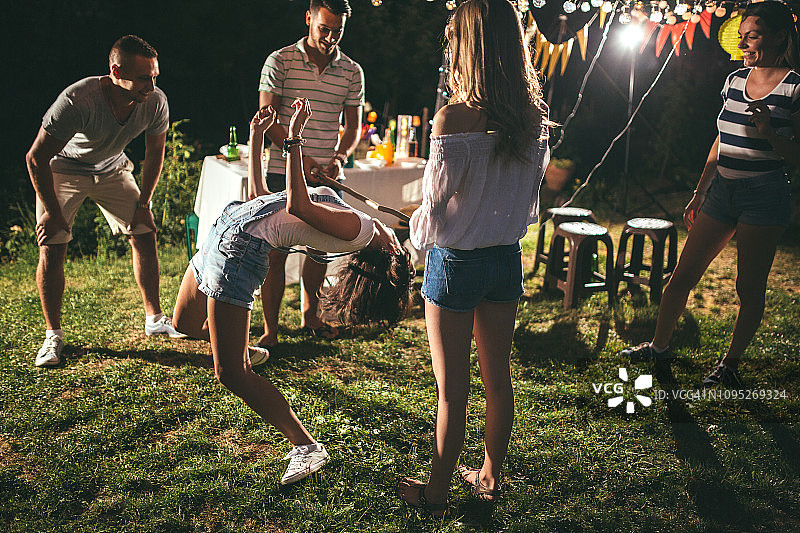 户外聚会图片素材