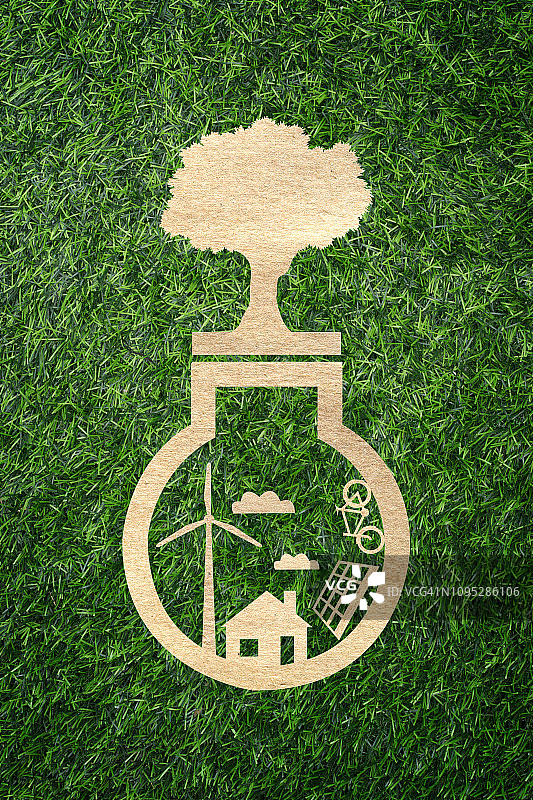 生态概念：回收纸和草图片素材