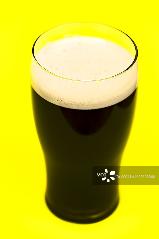 圣帕特里克节的黑爱尔兰啤酒图片素材