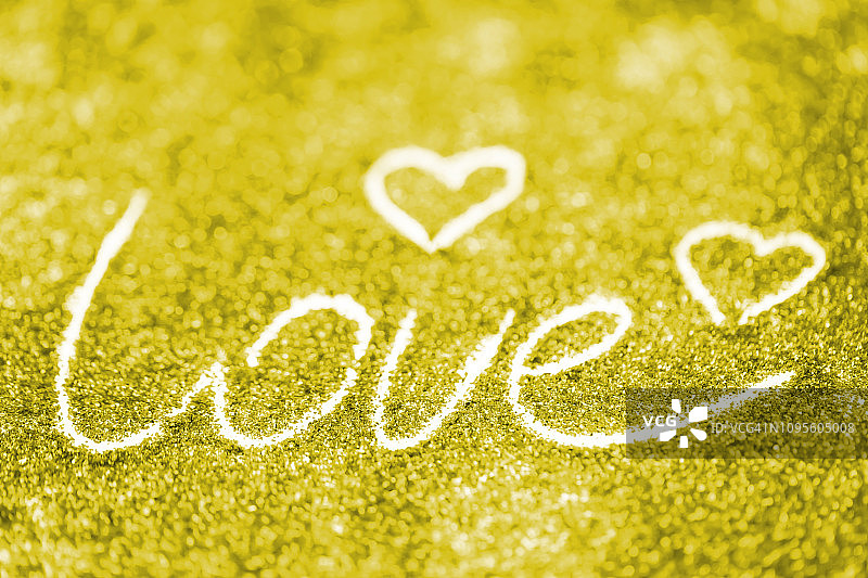 黄色闪光“爱”字图片素材