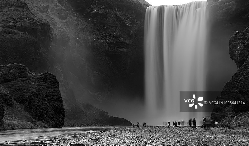 斯科加瀑布游客图片素材
