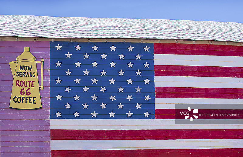 绘制在建筑物上的美国国旗图片素材