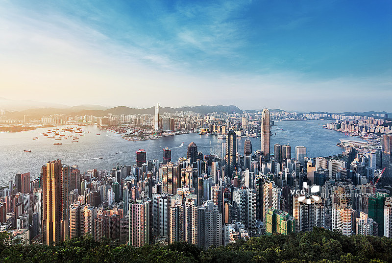 香港天际线：中国东亚摩天大楼城市景观维多利亚港日落岛屿建筑图片素材