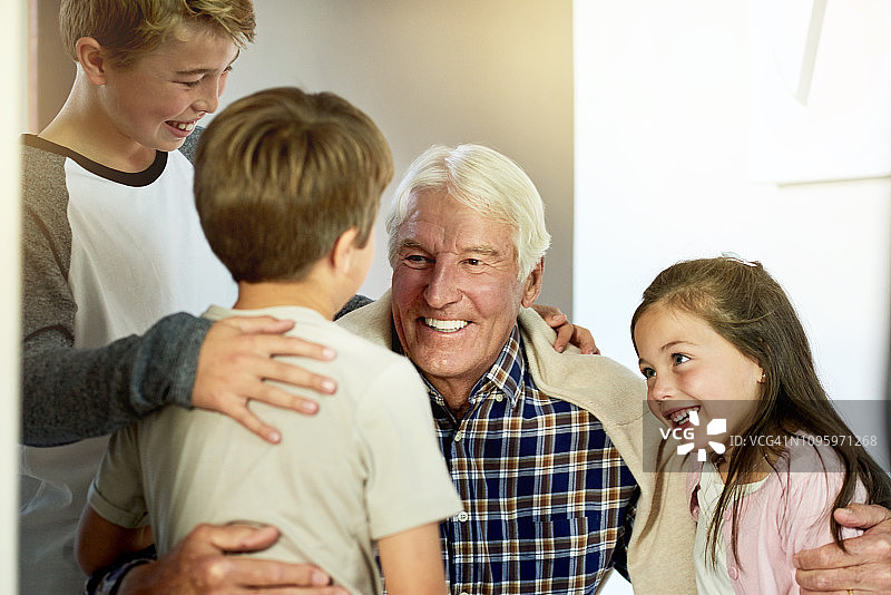 我为你们每个人准备了一个惊喜图片素材