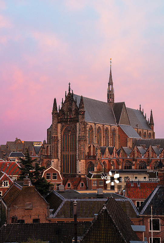 荷兰莱顿标志性教堂图片素材