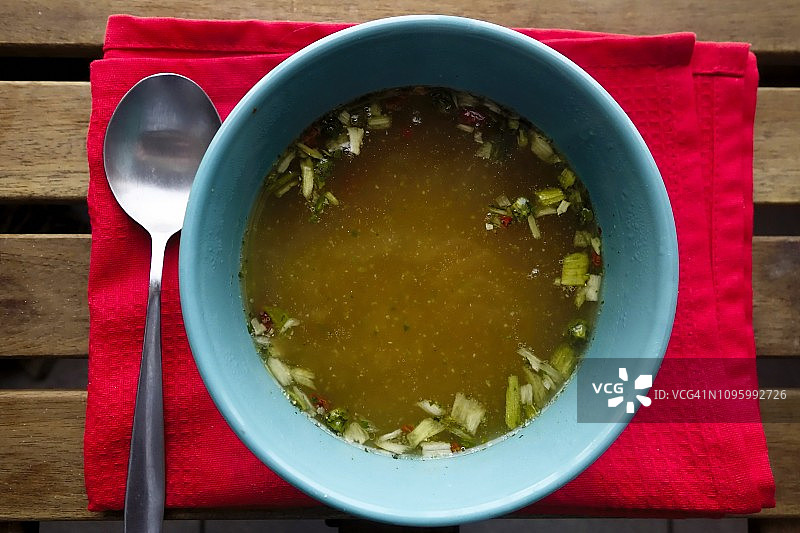 一碗热蔬菜汤图片素材