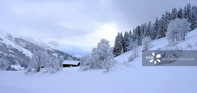 雪后山地景观图片素材