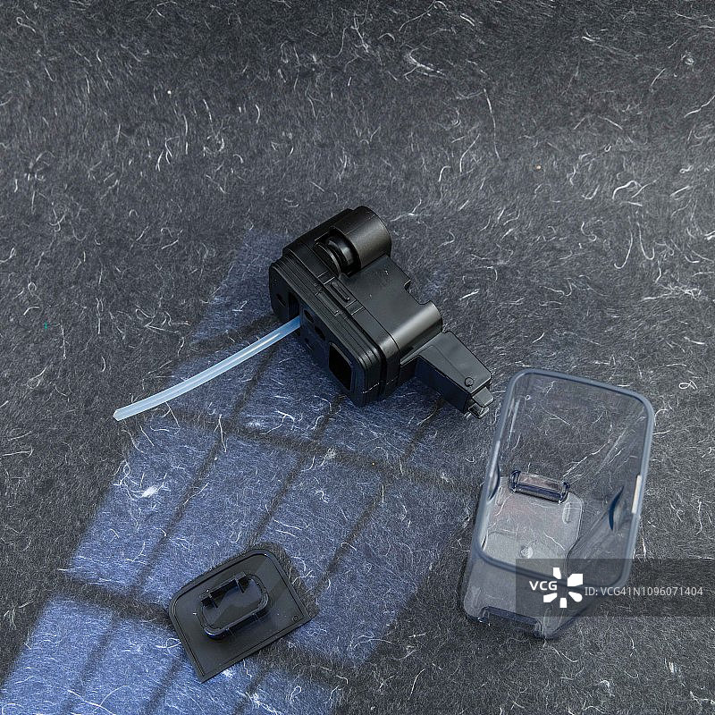 拆卸的牛奶玻璃瓶图片素材