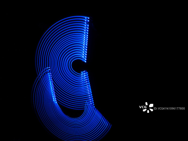 人脸形状的半圆图片素材