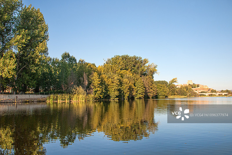 阿格达河图片素材