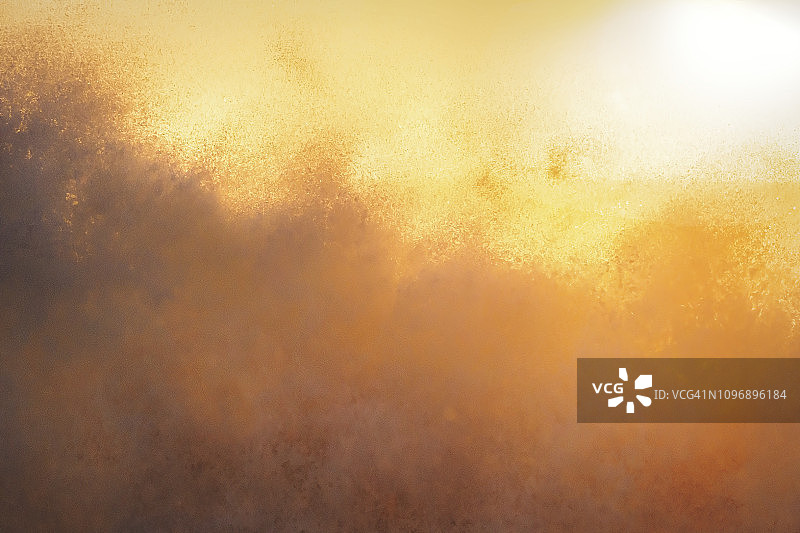 浪花中的阳光图片素材