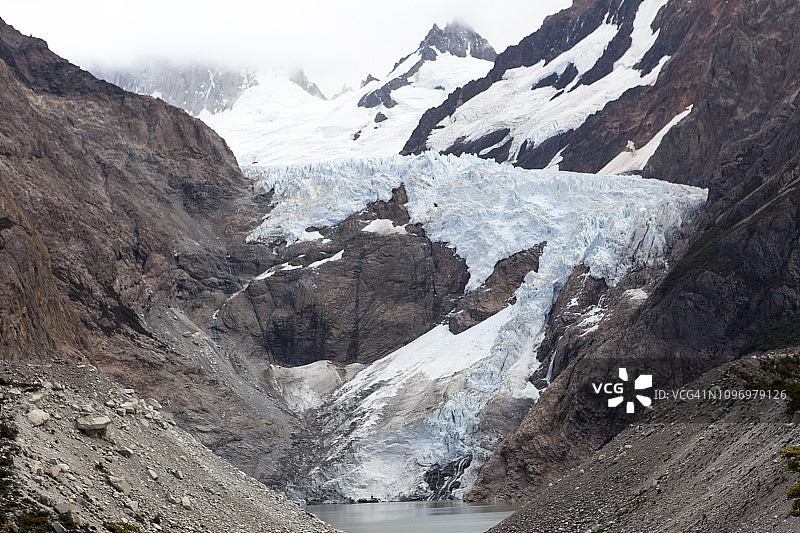 阿根廷巴塔哥尼亚南巴塔哥尼亚冰原中的菲茨罗伊峰图片素材