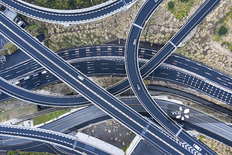 多条道路交汇的公路图片素材