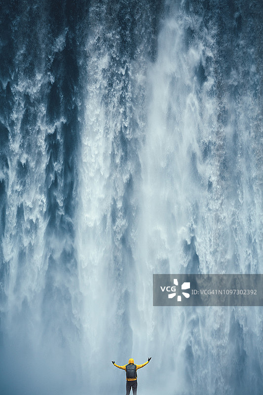 壮丽的瀑布图片素材