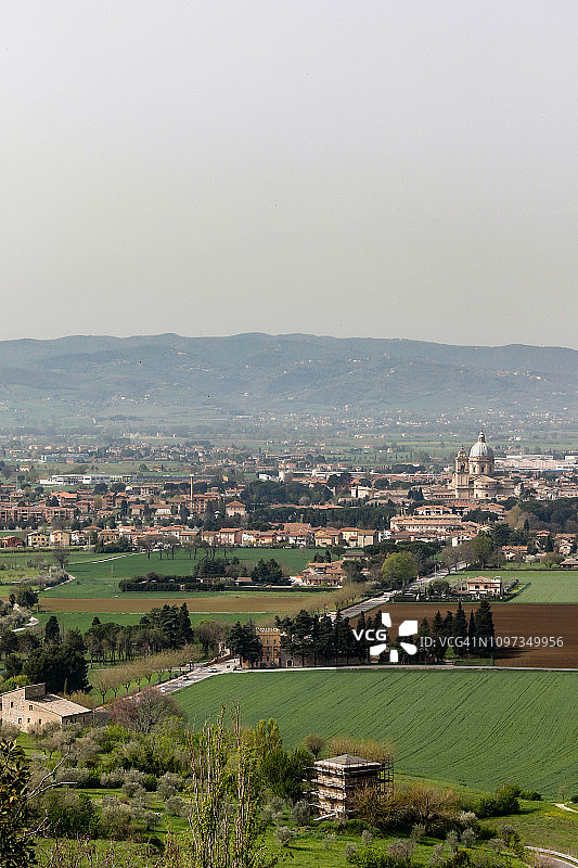 意大利阿西西：翁布里亚佩鲁贾的天使之母镇图片素材
