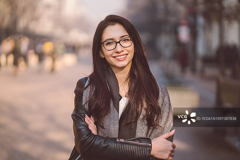 可爱的微笑女孩肖像图片素材