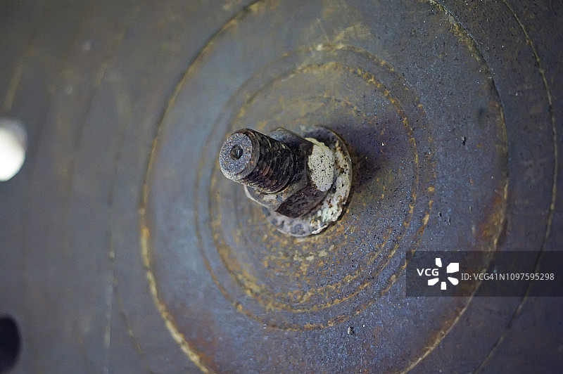 生锈的旧螺丝图片素材