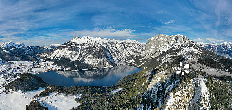 阿尔陶塞和格伦德尔塞的雪景，奥地利萨尔茨卡默古特地区图片素材