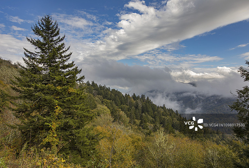 克林曼穹丘的大雾山图片素材