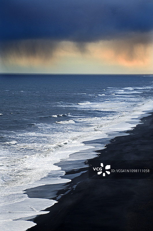 冰岛的海洋风暴图片素材