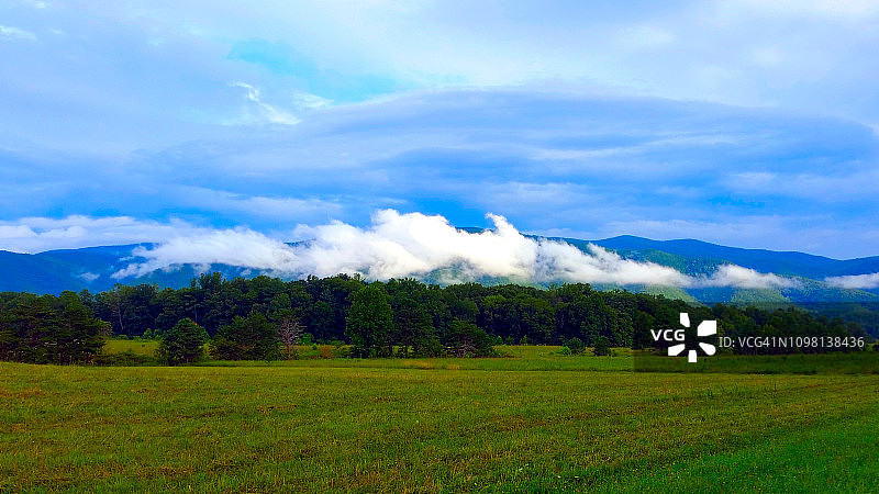 雾中山景 (3)图片素材