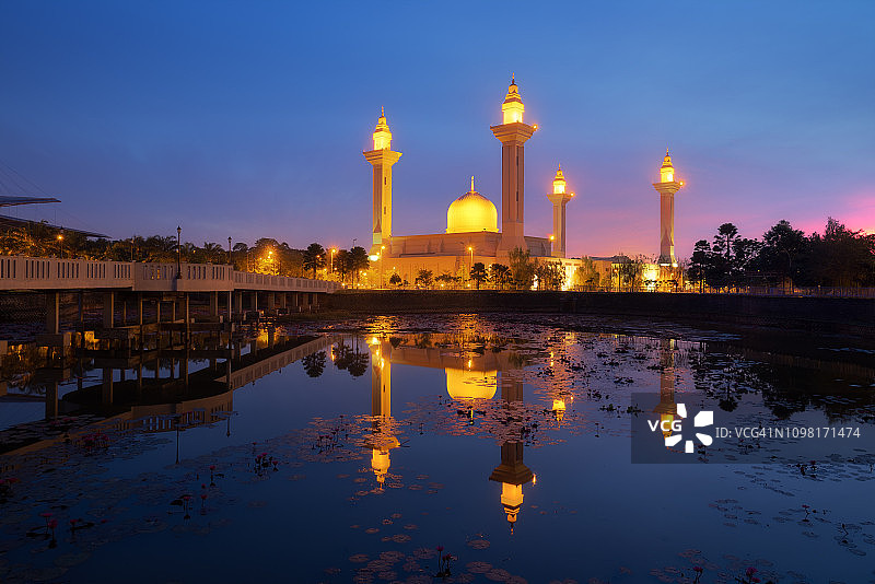 马来西亚莎阿南武吉惹丽珑清真寺图片素材