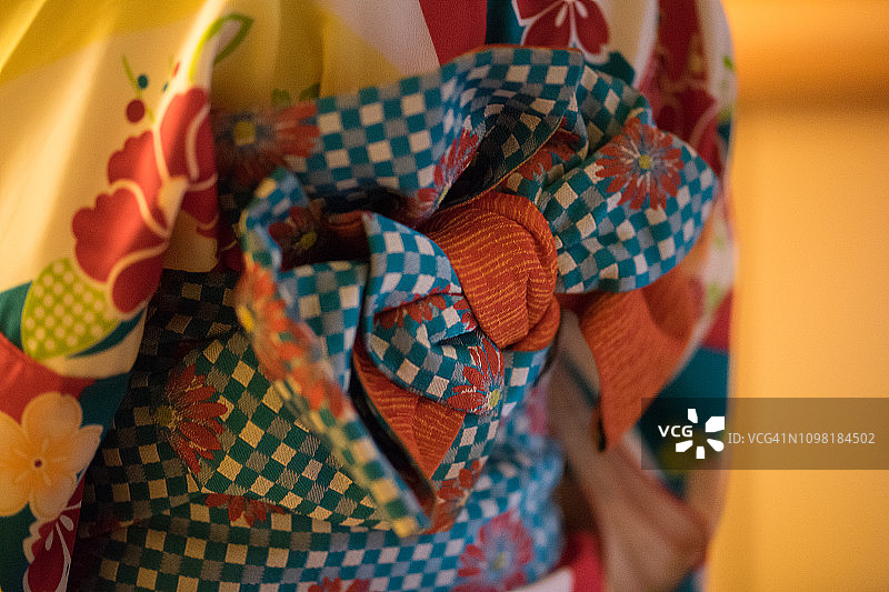 京都色彩鲜艳的日本传统和服图片素材