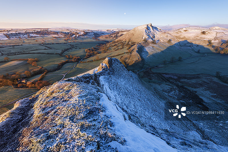 峰区国家公园帕克豪斯山的冬季日出，英国图片素材