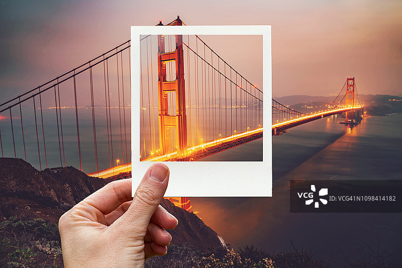 从个人角度拍摄的金门大桥宝丽来照片图片素材